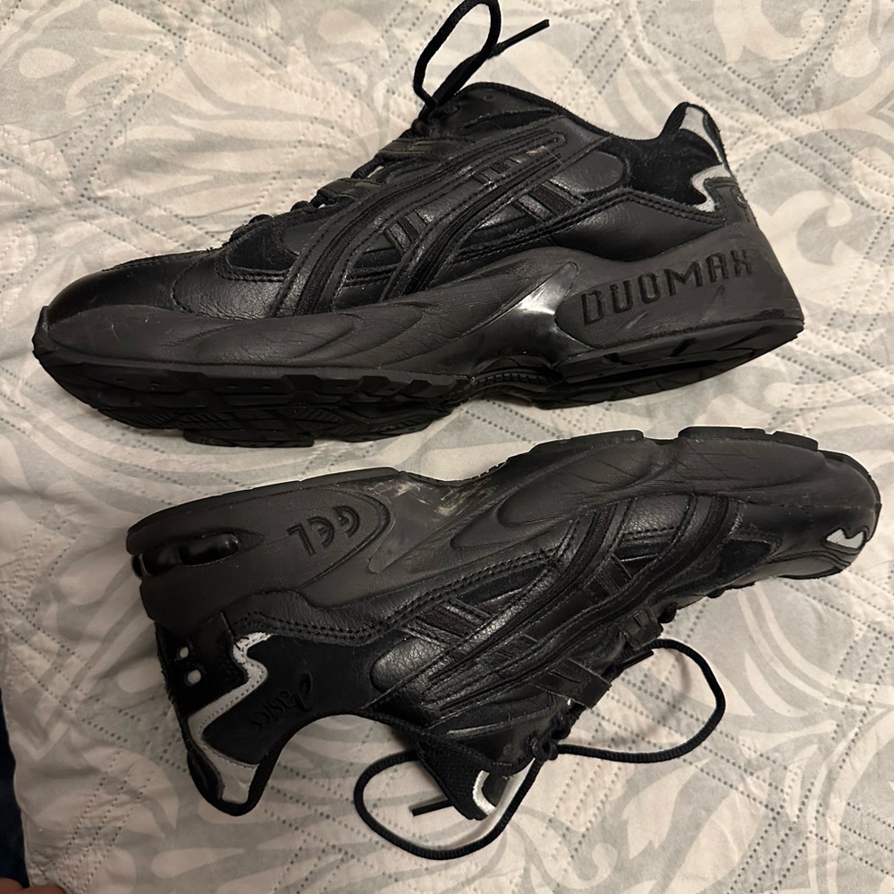 Men's Black Athletic Leather Sneakers - Picture 10 of 10